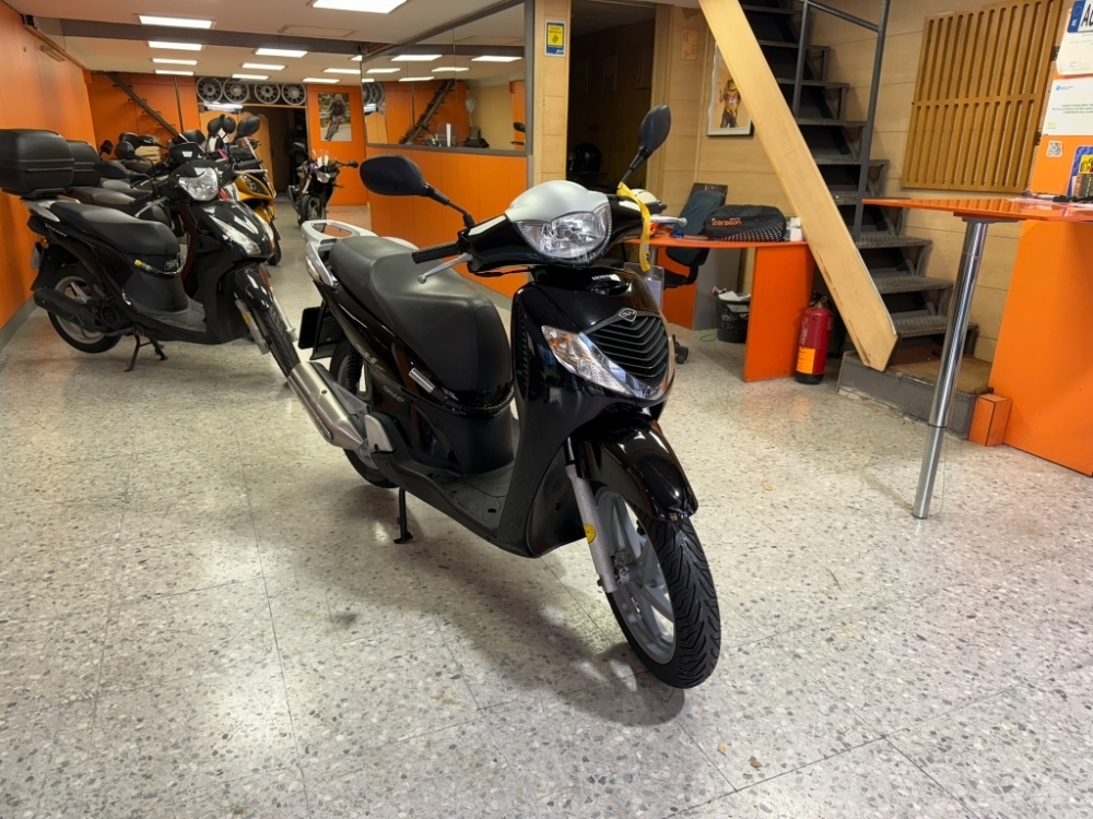 Honda FES 125/SH 125/Dylan 12 SH 125 i (JF14) foto 2