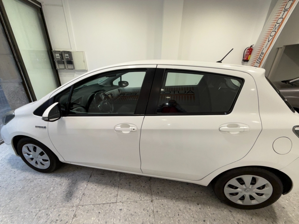 Toyota Yaris Active Hybrid foto 15