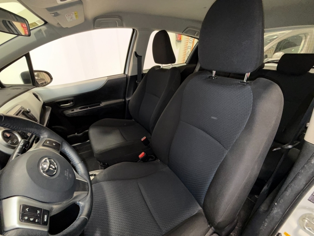 Toyota Yaris Active Hybrid foto 18