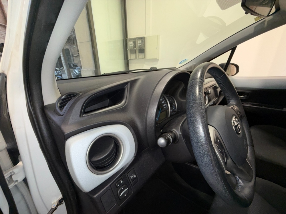 Toyota Yaris Active Hybrid foto 19