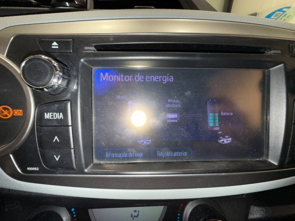Toyota Yaris Active Hybrid foto 23