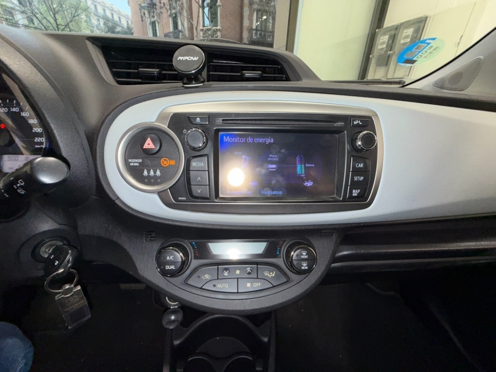 Toyota Yaris Active Hybrid foto 24