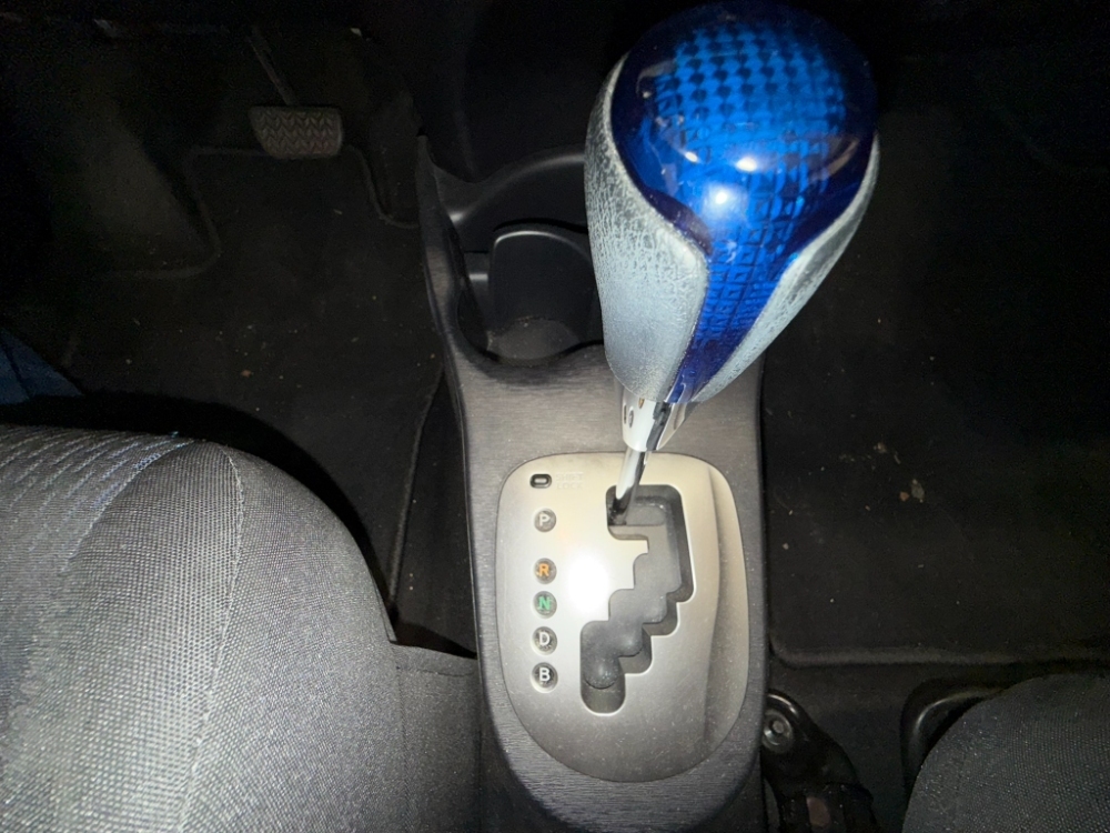 Toyota Yaris Active Hybrid foto 25