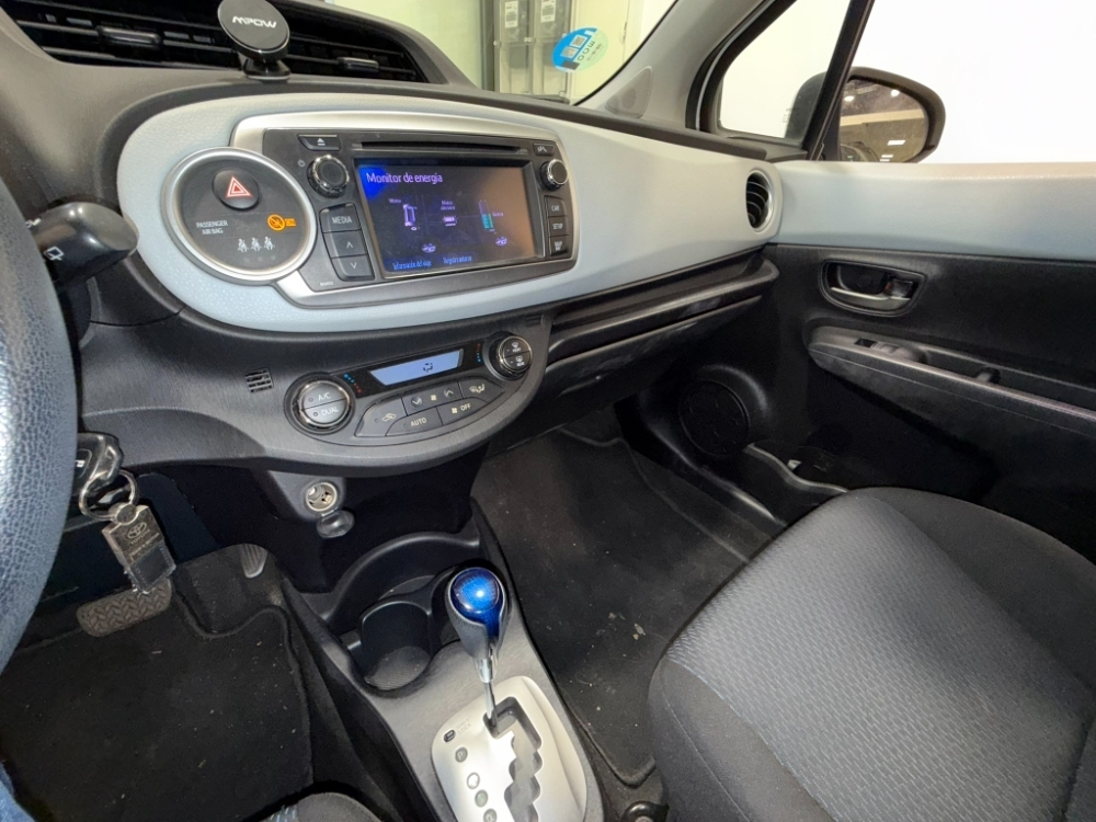 Toyota Yaris Active Hybrid foto 26
