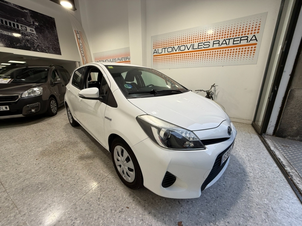 Toyota Yaris Active Hybrid foto 5