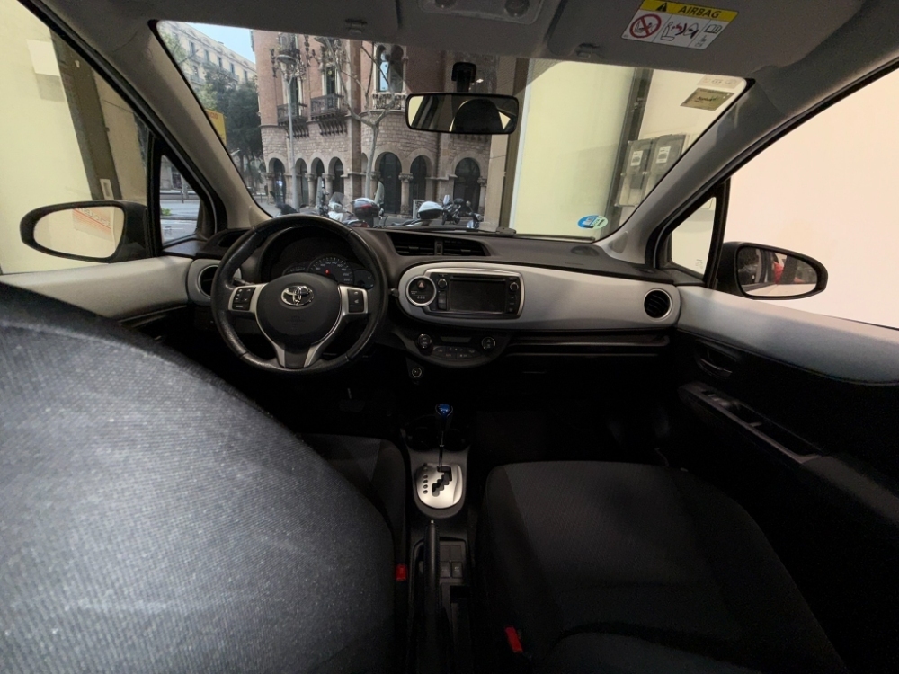 Toyota Yaris Active Hybrid foto 32