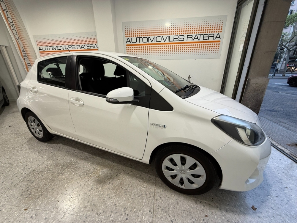 Toyota Yaris Active Hybrid foto 6