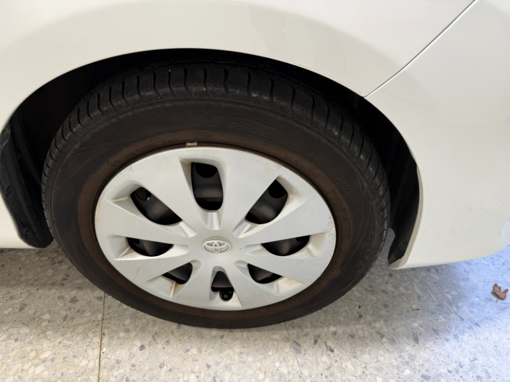 Toyota Yaris Active Hybrid foto 7