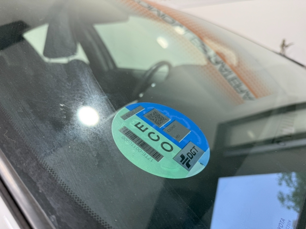 Toyota Yaris Active Hybrid foto 8