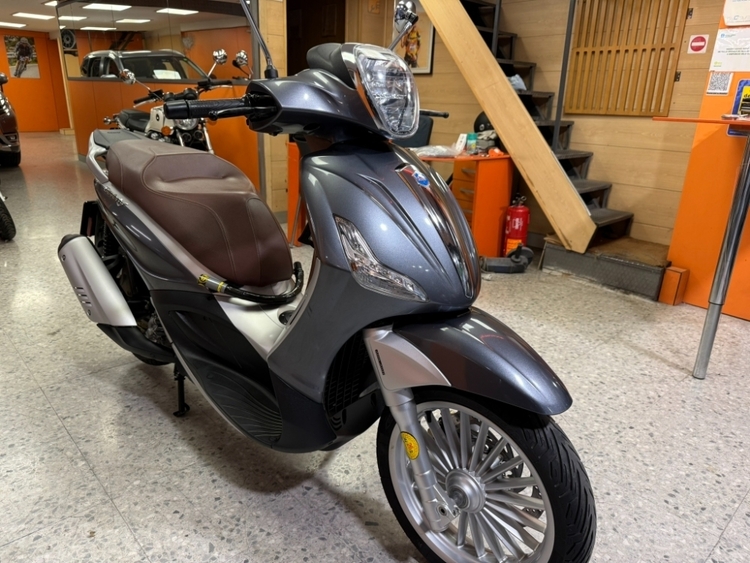 PIAGGIO Beverly 300 ABS ASR foto miniatura