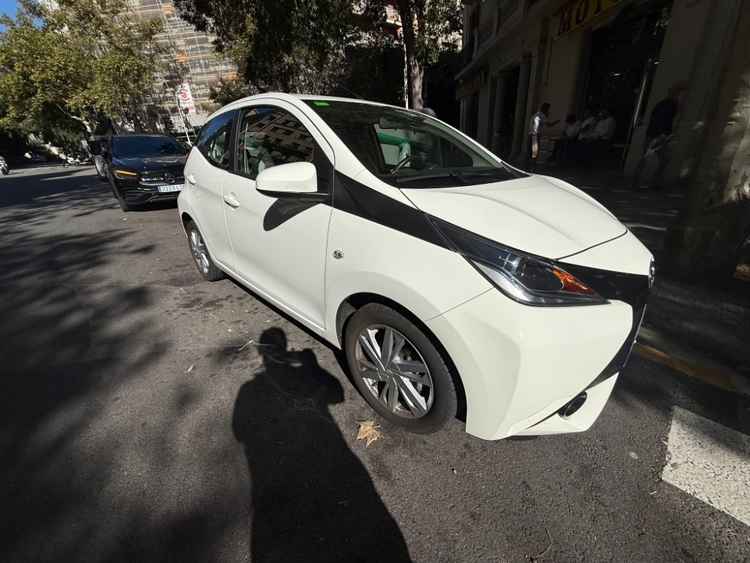 Toyota Aygo x-play foto miniatura